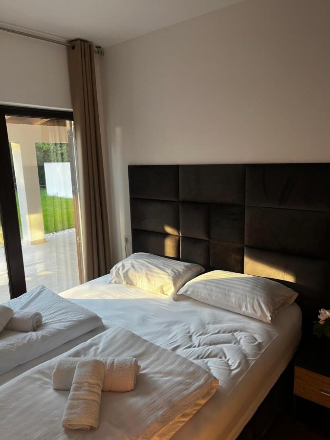 Active Chillax Oasis Apartments Ankaran Buitenkant foto